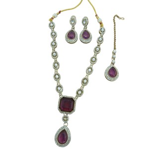 Ensemble de collier Kundan plaqué or traditionnel avec pendentif en pierre de zircon, boucles d'oreilles assorties, Maang Tikka, bijoux de mariage pour la mariée - Product Image 3