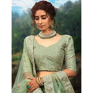 Ensemble Lehenga Choli en tulle vert à paillettes pour femmes grandes tailles - Product Image 1