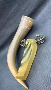 Peine para el Cabello Hecho a Mano 100% Ecológico de la Mejor Calidad, de Cuerno Negro de Búfalo, Diseño Moderno, Alisador de Cabello de Dientes Anchos, Natural - Product Image 5