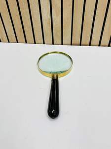 Lupa de Mano de Estilo Vintage de 4'' con Marco de Latón y Mango de Hueso (El Color del Mango Puede Variar) - Product Image 6