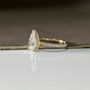 Anillo de Compromiso Aries Jewel Pave Band con Diamante Cultivado en Laboratorio de 3 CT, Corte Pera, Oro de 14K, Certificado IGI, Diamante VS1 E para Aniversario o Boda - Product Image 3