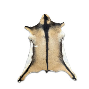 Tapis en cuir de vache véritable, peau de vache naturelle, tapis en cuir de vache premium avec poils, pour la décoration intérieure et la design d'intérieur - Product Image 4
