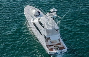 Yacht convertible américain Viking 92 fait sur mesure et artisanal, modèle de bateau peint de 30 pouces - Product Image 4