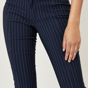 Pantalon évasé pour femme très demandé, en toile infroissable, taille basse, style doux, coupe large, idéal pour l'été, prix très raisonnable - Product Image 3
