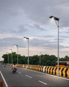 ไฟถนนพลังงานแสงอาทิตย์ความสว่างสูง แบบรวมทุกอย่างไว้ในหนึ่งเดียว จากโรงงานโดยตรง สำหรับใช้ในบ้าน โรงงาน และเชิงพาณิชย์ รับผลิตแบบ OEM/ODM - Product Image 3