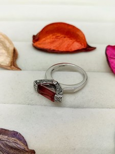 Bague en Quartz Rouge Céleste Élégante, Bijou en Cristal, Cadeau Tendance pour Femmes et Filles, Bague de Fiançailles Unique - Product Image 6