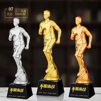 Grands Trophées Sportifs en Résine Pas Cher Personnalisé Or Football Basketball Cricket Badminton Awards Drôle Médaille Vente