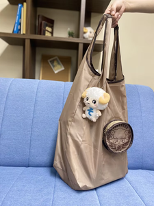 ถุงช้อปปิ้งโพลีเอสเตอร์น้ำหนักเบา คุณภาพสูง ดีไซน์โดดเด่น ยอดขายดี ใช้ซ้ำได้ พร้อมซิปปิด ผลิตในญี่ปุ่น - Product Image 2