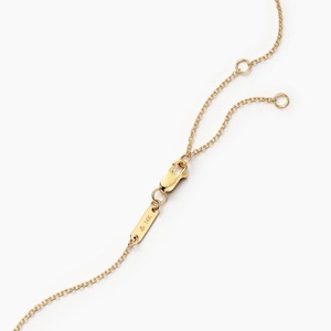 Collar con Colgante de Hoja de Palma Botánica con Contorno de Diamantes - Product Image 3