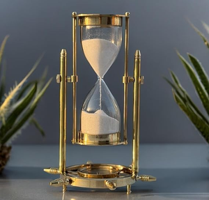Sablier vintage en métal doré avec verre et sable beige, minuteur décoratif de table pour la maison, le bureau ou la décoration de bureau, vente en gros - Product Image 2