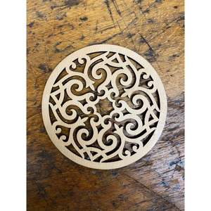 Posavasos de MDF Duraderos con Grabado Láser para Decoración del Hogar, Superficie Minimalista Tallada para Protección de Mesas, Uso como Artículo Promocional - Product Image 1