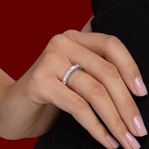 Bracelet tennis pour femme en or blanc avec diamants taille émeraude, sertissage en chaîne, bijoux de mariage classiques - Product Image 4