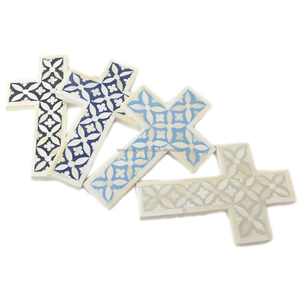 Crucifijo Bohemio Hecho a Mano con Incrustaciones de Hueso, Ecológico, con Patrón de Corazón, Resina de Alta Calidad, Estilo Moderno y Lujoso para Pared - Product Image 6