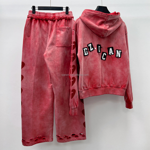 Ensemble streetwear tendance : sweat à capuche en coton délavé et vieilli, pantalon baggy oversize, broderie, impression en relief et strass - Product Image 6