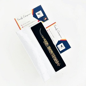 Pinzas para Pestañas con Diseño de Guepardo de Somofy Enterprises, Acero Inoxidable, Punta de Precisión Suave, Agarre Perfecto, 10 mm, Empaquetado en Caja - Product Image 1