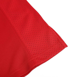 Venta al por mayor: Camiseta de fútbol roja con cuello en V para hombre 2026, manga corta, de malla transpirable, ropa deportiva para todas las estaciones, color liso. - Product Image 3