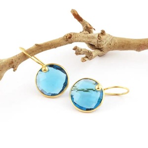 Pendientes de Aro con Bisel de Cuarzo Granate - Pendientes de Plata de Ley 925 con Gema Redonda, Joyería Minimalista con Gema Facetada - Product Image 2