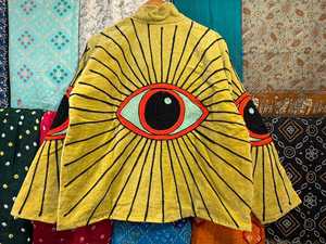 Veste matelassée en velours Evil Eye Suzani brodée, style ethnique bohème, en coton respirant, pour festival, mode affirmée - Product Image 4