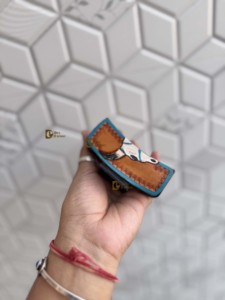 Nouvelles pinces à cheveux en cuir façonnées à la main, élégantes, en cuir véritable, style vintage, pour un usage quotidien, accessoires pour cheveux pour femmes - Product Image 3