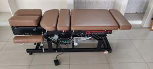 Table de physiothérapie et chiropratique électrique réglable en hauteur en acier inoxydable de qualité supérieure pour flexion et traction, manuelle, pour usage domestique et clinique - Product Image 2