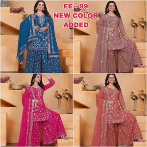 Ensemble de costume Sharara en Georgette de renard de qualité supérieure avec broderie de sequins lourds, travail sur le devant et le dos, et dupatta de créateur - Product Image 2