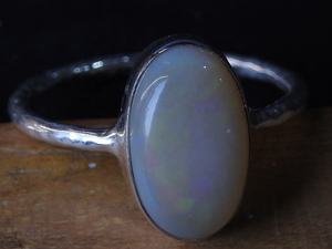 Anillo de Boda Clásico con Ópalo Sólido Australiano, Engaste de Bisel, Plata, Piedra de Nacimiento de Octubre, Talla 6.5 US, Joyería Hecha a Mano, Regalo para - Product Image 3