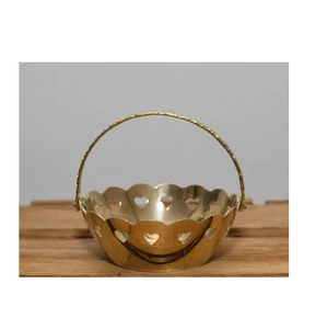 Magnifique bol à fruits en laiton, bol décoratif en laiton avec découpe en forme de cœur, finition dorée, cadeau de mariage, vaisselle de luxe, bol de centre de table - Product Image 2