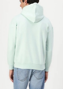 เสื้อฮู้ดผู้ชายทรงปกติ ผ้าผสมโพลีเอสเตอร์และคอตตอน ผ้าฟลีซหนานุ่ม อุ่นสบายสำหรับฤดูหนาว ระบายอากาศได้ดี แห้งเร็ว มีกระเป๋าเสื้อ สไตล์สตรีทแวร์ลำลอง - Product Image 4