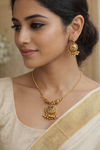 Conjunto de Joyería Tradicional Chapada en Oro con Colgante de Piedra Roja, Pendientes Jhumka, para Novia India, Boda, de Latón Moderno - Product Image 2