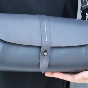 Petit Sac Baril Sac Bandoulière Cuir Cylindre Cercle Rond Cuir Epaule Fabriqué Au Pakistan LBB-0024 - Product Image 1