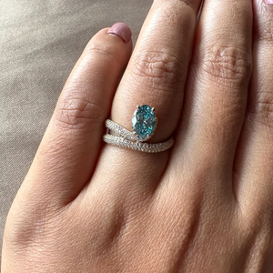 Bague de fiançailles ovale en diamant bleu cultivé en laboratoire 2,42 carats avec pavé de diamants bleus, bague de mariage, cadeau pour elle - Product Image 1