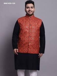 Conjunto de Kurta-Pyjama de Seda de Primera Calidad con Diseño Geométrico y Koti Jacquard con Trabajo de Tejido Autoprintado, Proveedor Indio - Product Image 3