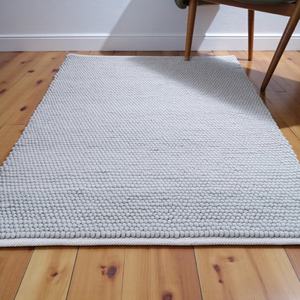 Alfombra de Lana Hecha a Mano con Diseño de Puntos, Textura Suave, Diseño Minimalista, Antideslizante, Ecológica, Duradera, Acogedora y Moderna - Product Image 5