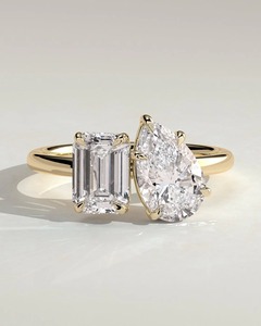 แหวนหมั้นเพชรแล็บโกรว์ Orinora Emerald and Pear Hidden Halo Toi et Moi พร้อมใบรับรอง IGI - Product Image 1