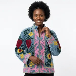 Veste en velours de coton tricoté réversible pour femmes Sujani, logo personnalisé, col mandarin matelassé, broderie à la main, manches longues - Product Image 4
