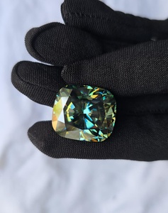 มอสซาไนต์ทรงสี่เหลี่ยมสีน้ำเงินขนาด 36.80 กะรัต แบบคุชชั่นคัท ทำด้วยมือ ความใสระดับ VVS สำหรับทำเครื่องประดับ - Product Image 1