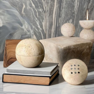 Porta Incienso de Travertino Beige, Pirámide de Mármol, Decoración Espiritual, Quemador de Piedra, Meditación en el Hogar, Artesanal, Hecho a Mano, Elegante Regalo - Product Image 1