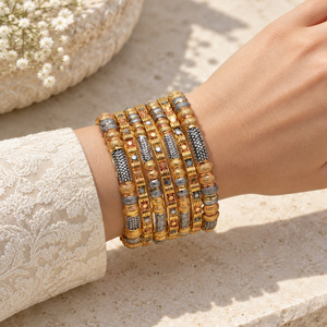 Conjunto de Brazaletes Multitono Chapados en Oro para Mujer, Diseño Geométrico Texturizado, Joyería Artificial, Suministro al por Mayor del Fabricante - Product Image 1