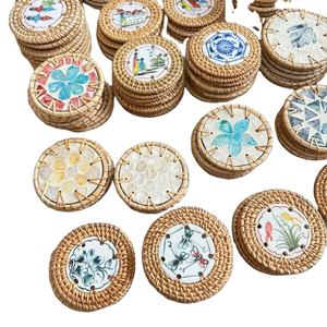 Ensemble de sous-verres en céramique et rotin faits à la main, résistants à la chaleur, écologiques, vaisselle TUYET DUNG, décoration florale classique, cadeau de fête - Product Image 1