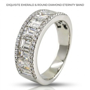 Bague large de luxe en or blanc massif 18 carats avec diamants naturels taille émeraude, trois rangées pavées, bordure large, MOQ 1 pièce - Product Image 1