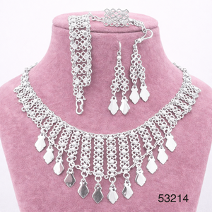 MOLL JEWELLERS Cadena de Cobre Chapado en Oro con Diseño de Hoja y Circonitas Naturales para Mujer, Elegante y Moderna, 16 Pulgadas, para Boda - Product Image 1