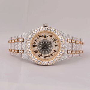 นาฬิกาข้อมือหรูหรา Speed Gift Jewelry ประดับเพชรโมอิสซาไนต์ ระบบอนาล็อก ควอตซ์ ETA Movement ขนาด 28 มม. กระจกแซฟไฟร์ กันน้ำ 10 เมตร พร้อมฟังก์ชั่นวัน/วันที่ สำหรับผู้ชาย - Product Image 1