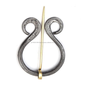 Tête de broche en acier damas forgée à la main unique avec broche en laiton Durable polyvalent pour un usage quotidien broches médiévales - Product Image 5