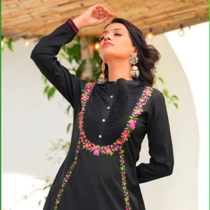 Ensemble de kurta brodé en resham noir à motifs floraux - Product Image 1