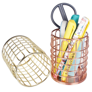 Nuevo Diseño de Portaplumas de Metal, Forma Redonda, Acabado Plateado, Soporte para Bolígrafos y Lápices, Organizador de Escritorio Elegante - Product Image 2