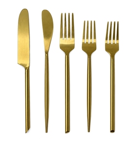 Ensemble de couverts en acier inoxydable doré effet miroir esthétique avec manches ergonomiques et fines pour une table de restaurant chic - Product Image 6