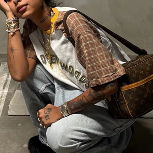 Nouveaux T-shirts unisexes tendance à col rond surdimensionnés, logo personnalisé imprimé, t-shirt à manches courtes à blocs de couleur et à carreaux pour hommes - Product Image 4