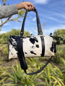 Nueva Colección de Bolsos de Cuero Vacuno, Multiusos, Hechos a Mano, con Pelo, Unisex, de Gran Tamaño - Product Image 4