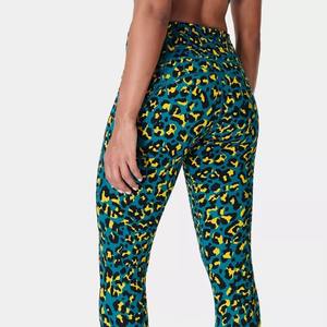 Leggings de yoga imprimé léopard en Spandex et Polyester, extensibles dans les quatre sens, taille élastique, design froncé aux fesses - Product Image 3