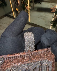 Colgante de Número Iced Out con Diseño Paisley, Bicolor, Plata de Ley, Moissanita, Lujo, Chapado en Oro, Unisex - Product Image 4